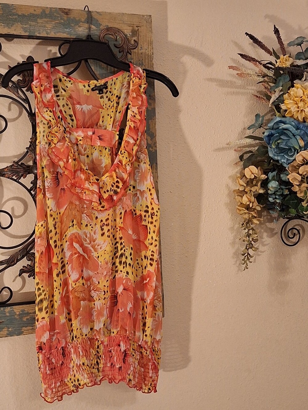 Alberto Makali Coral and Yellow Floral Leopard-Print Ruffle Tank. Size XL